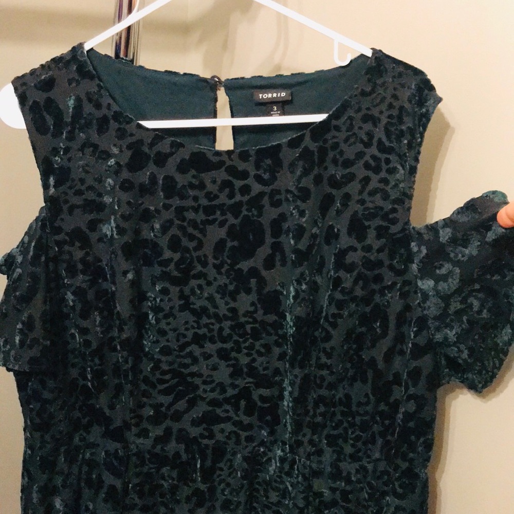 TORRID cold shoulder velvet dress